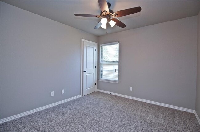 Building Photo - 310-D Commercial St