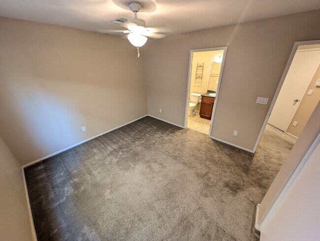 Building Photo - 10544 Headwind Ave