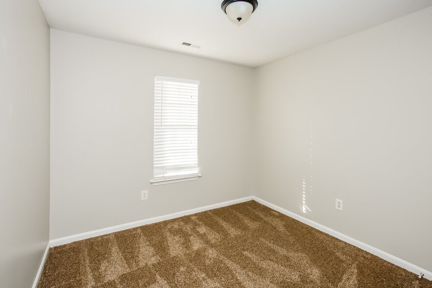 Building Photo - 4009 Ranchview Ln
