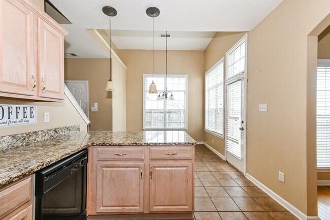 Building Photo - 1135 Hoska Cove