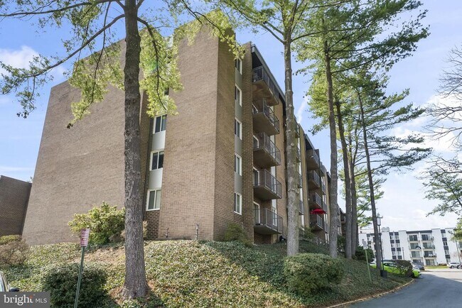 Building Photo - 60 S Van Dorn St