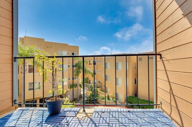 Building Photo - 801 Kalpati Cir