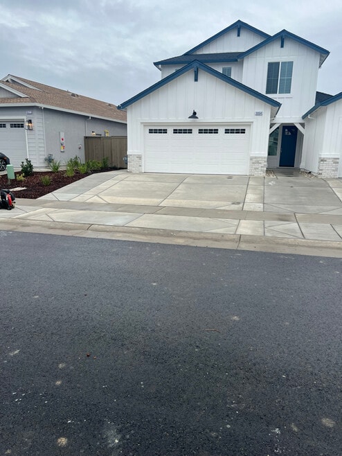 Building Photo - 3064 Vaughn Wy