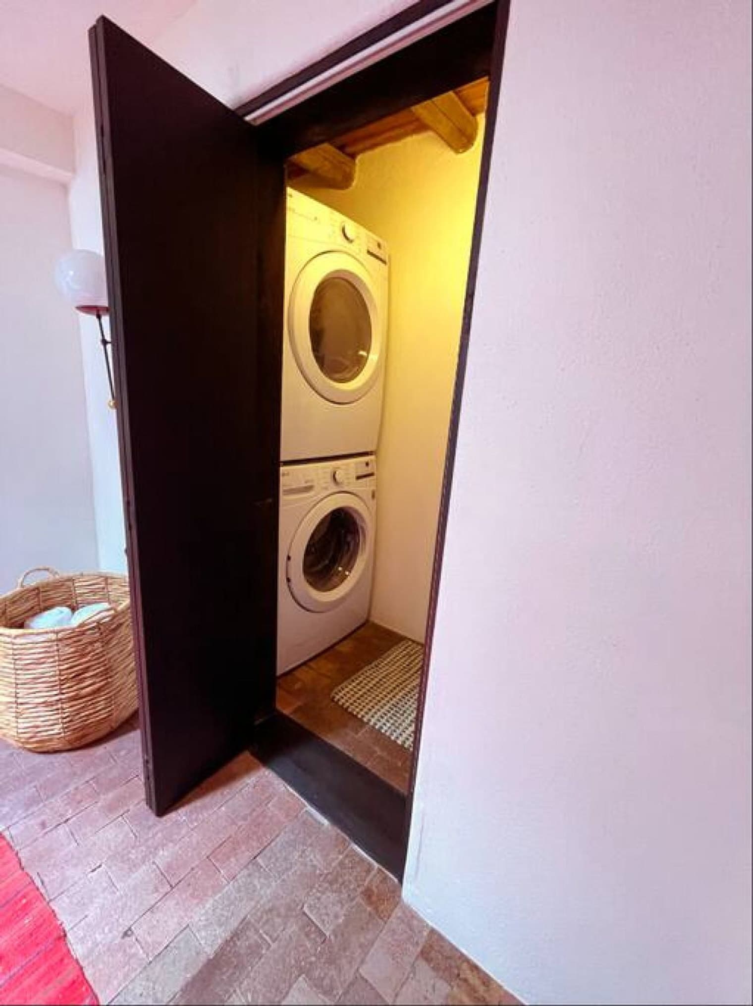 Building Photo - 2845 Agua Fria St