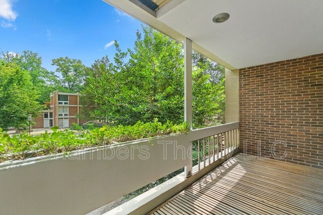 Building Photo - 11593 Maple Ridge Rd