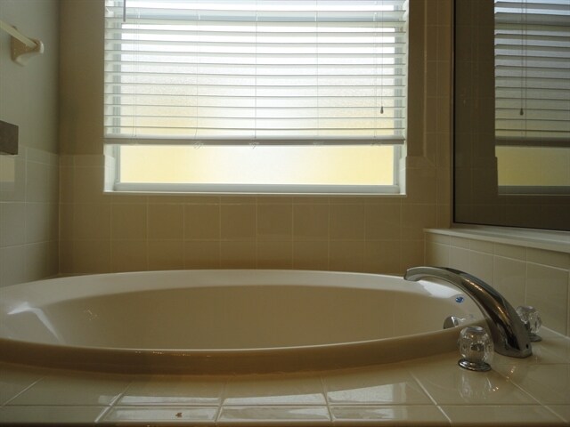 Building Photo - 8807 Sandy Plains Dr