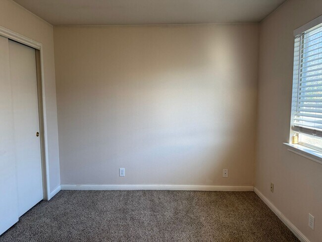 Building Photo - 8462 Favero Cove