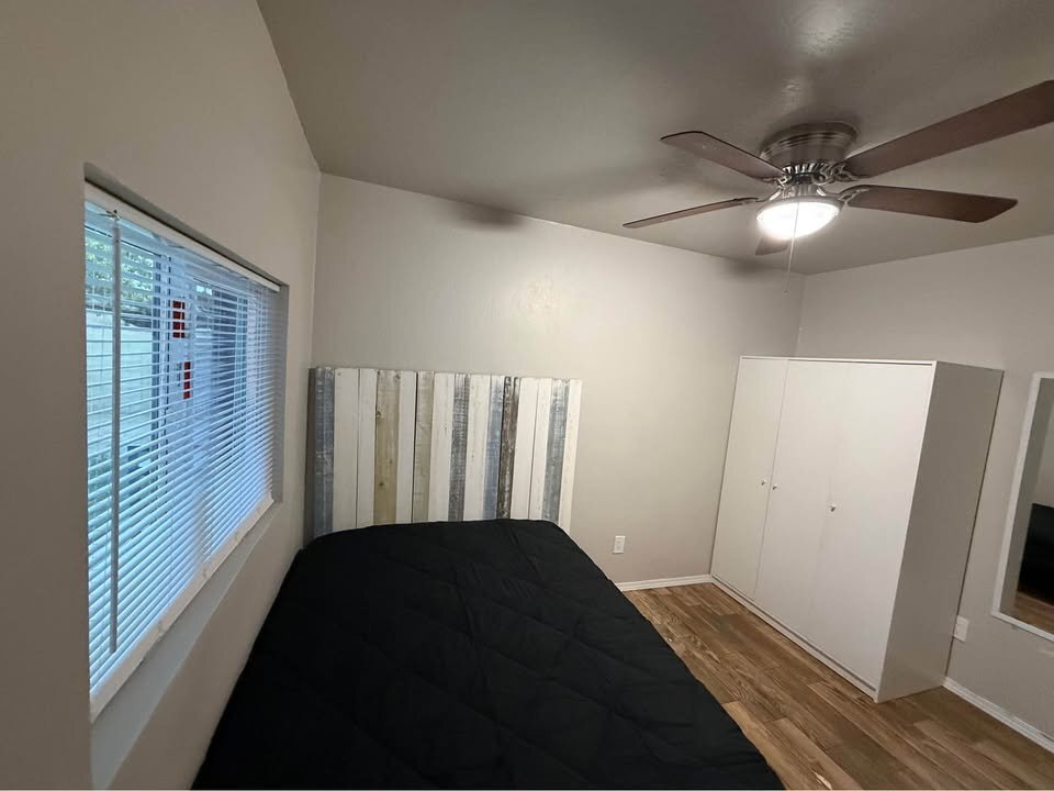 Building Photo - 3645 W Hadley St