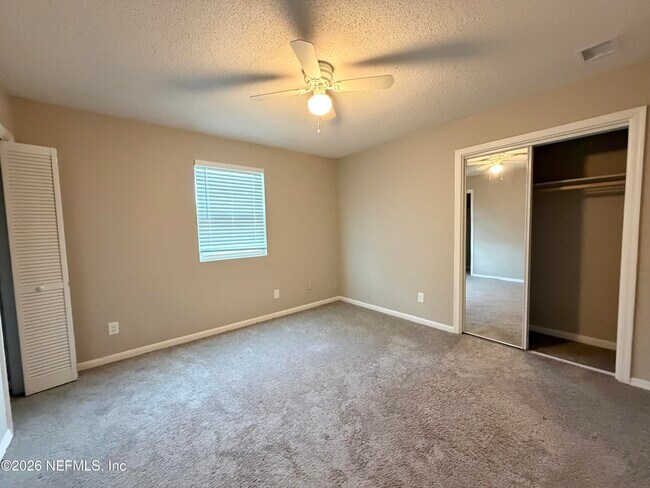 Building Photo - 3545 N Ride Dr
