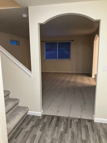 Building Photo - 407 N 5th Ave SW