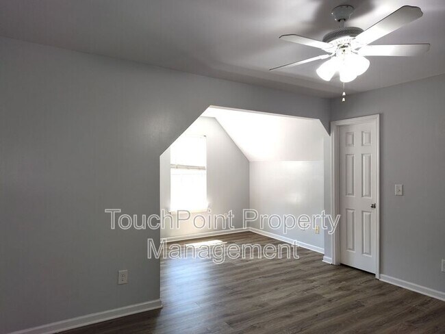 Building Photo - 3627 Pauline Ln