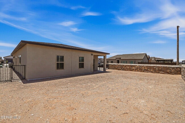 Building Photo - 14801 Mike a Mendoza Ave