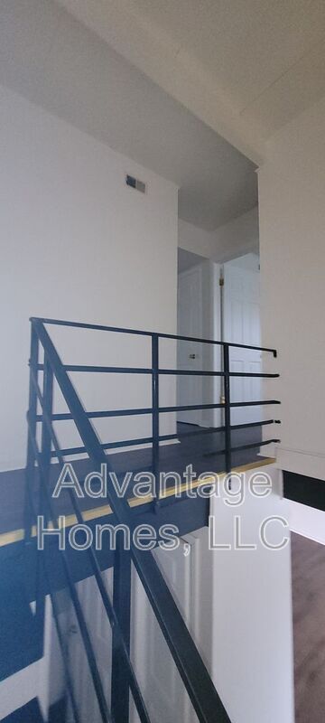 Building Photo - 829 N 70th Terrace