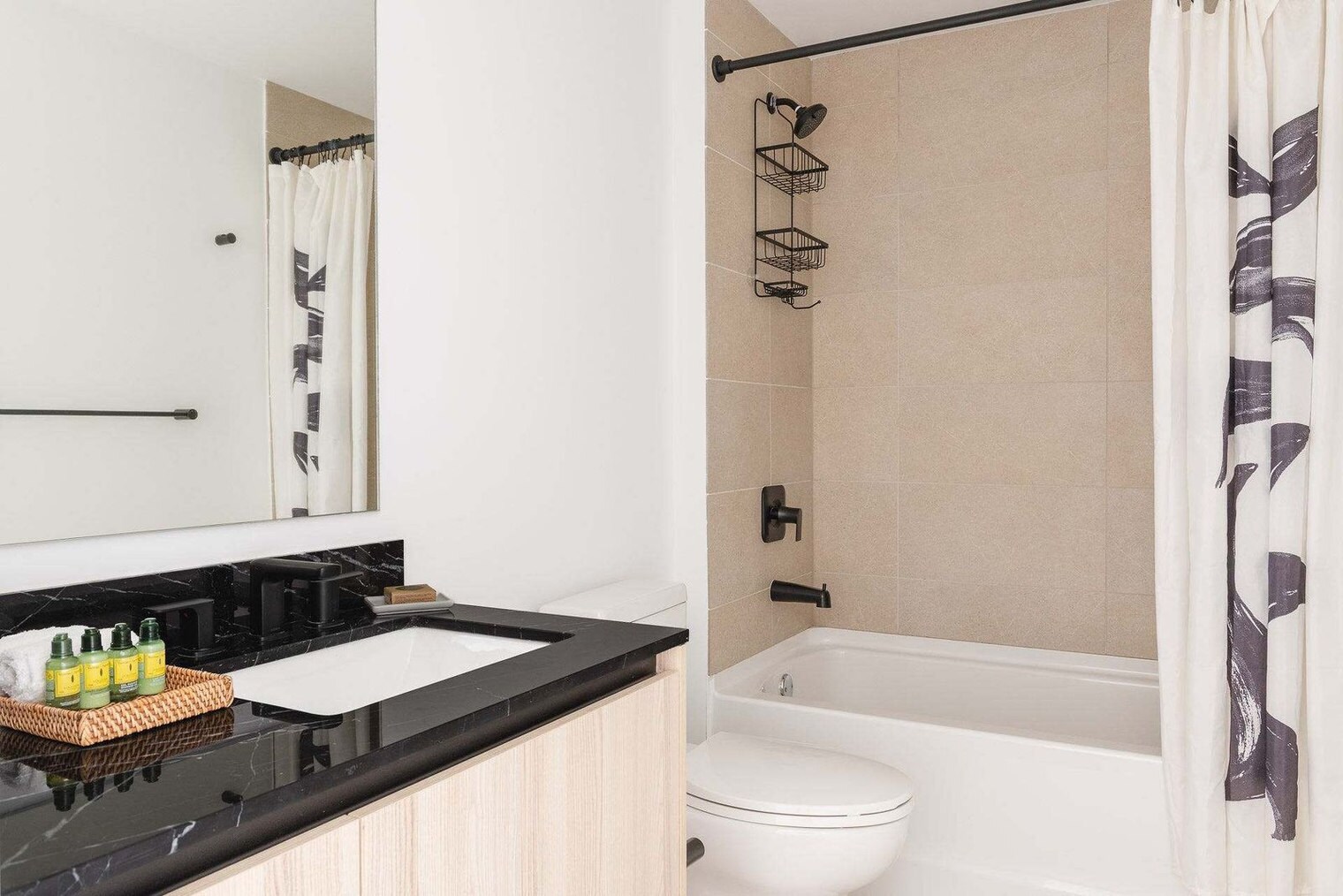 Building Photo - 225 N Miami Ave