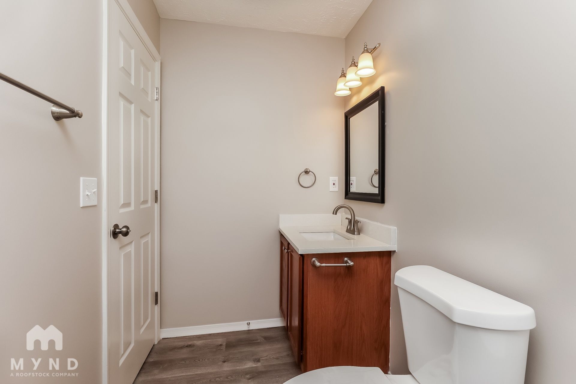 Building Photo - 2827 Creekbend Dr