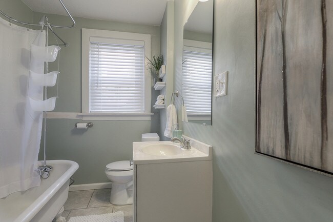 Building Photo - 3716 Warwick Blvd