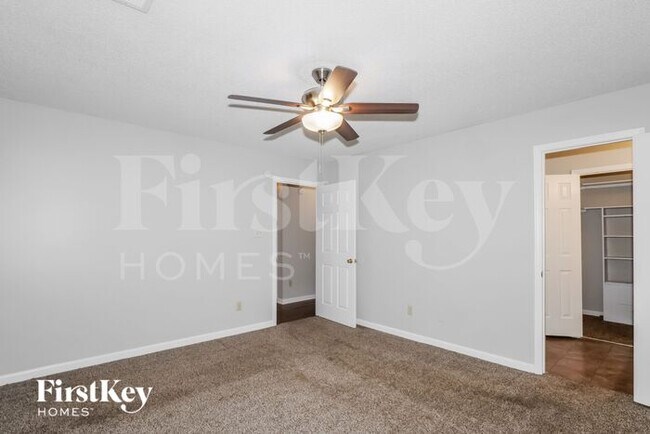 Building Photo - 7098 Maryland Ct