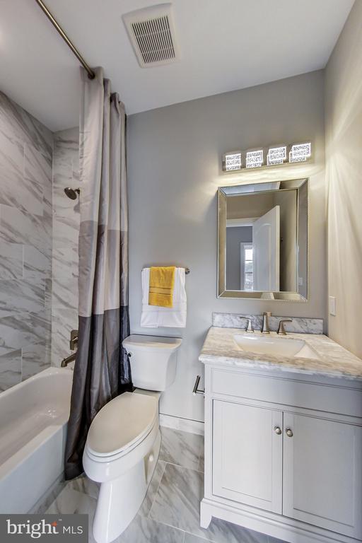 Building Photo - 3104 Sleepy Hollow Rd