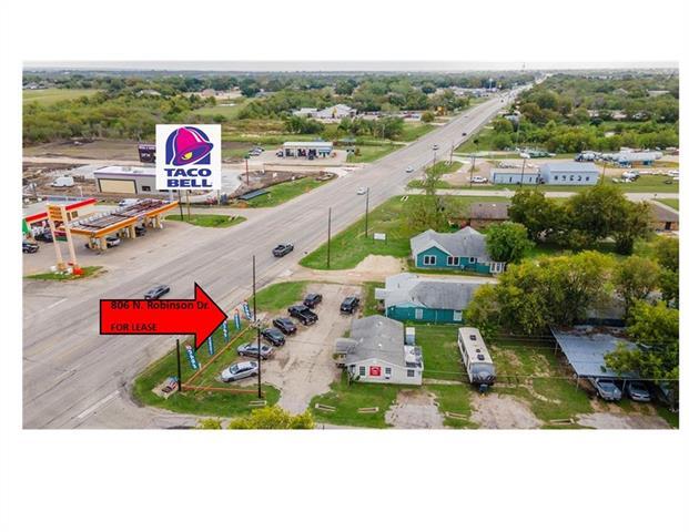 Building Photo - 806 Robinson Dr