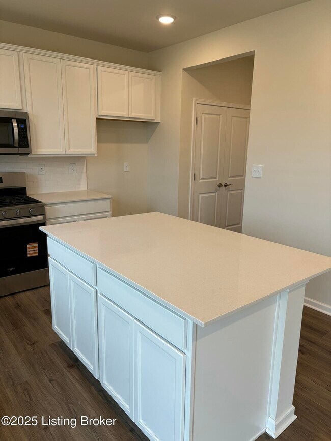 Building Photo - 16817 Aiken Rdg Cir