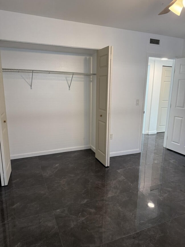 Building Photo - 650 SW 2nd Ave