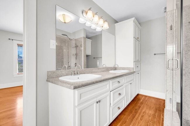 Building Photo - 1117 Harvard St