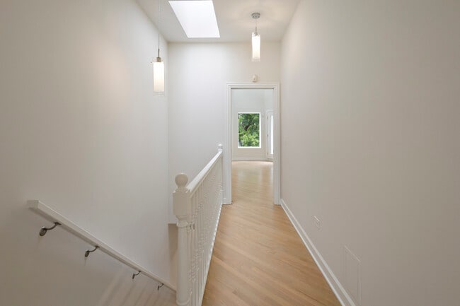 Building Photo - 6505 S Woodlawn Ave