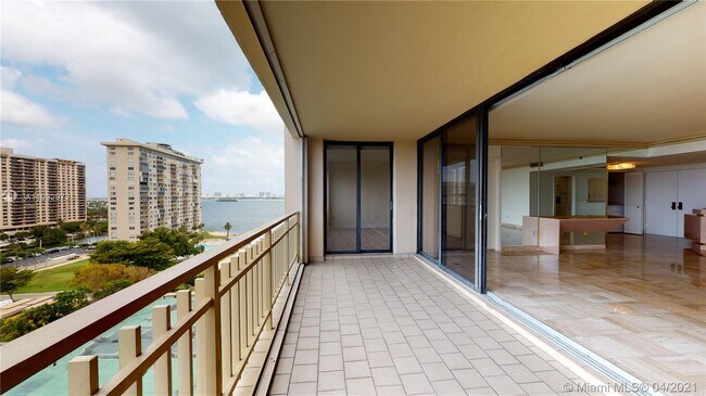 Building Photo - 11113 Biscayne Blvd