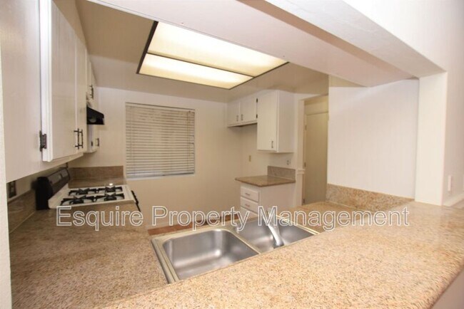 Building Photo - 3163 Kelp Ln