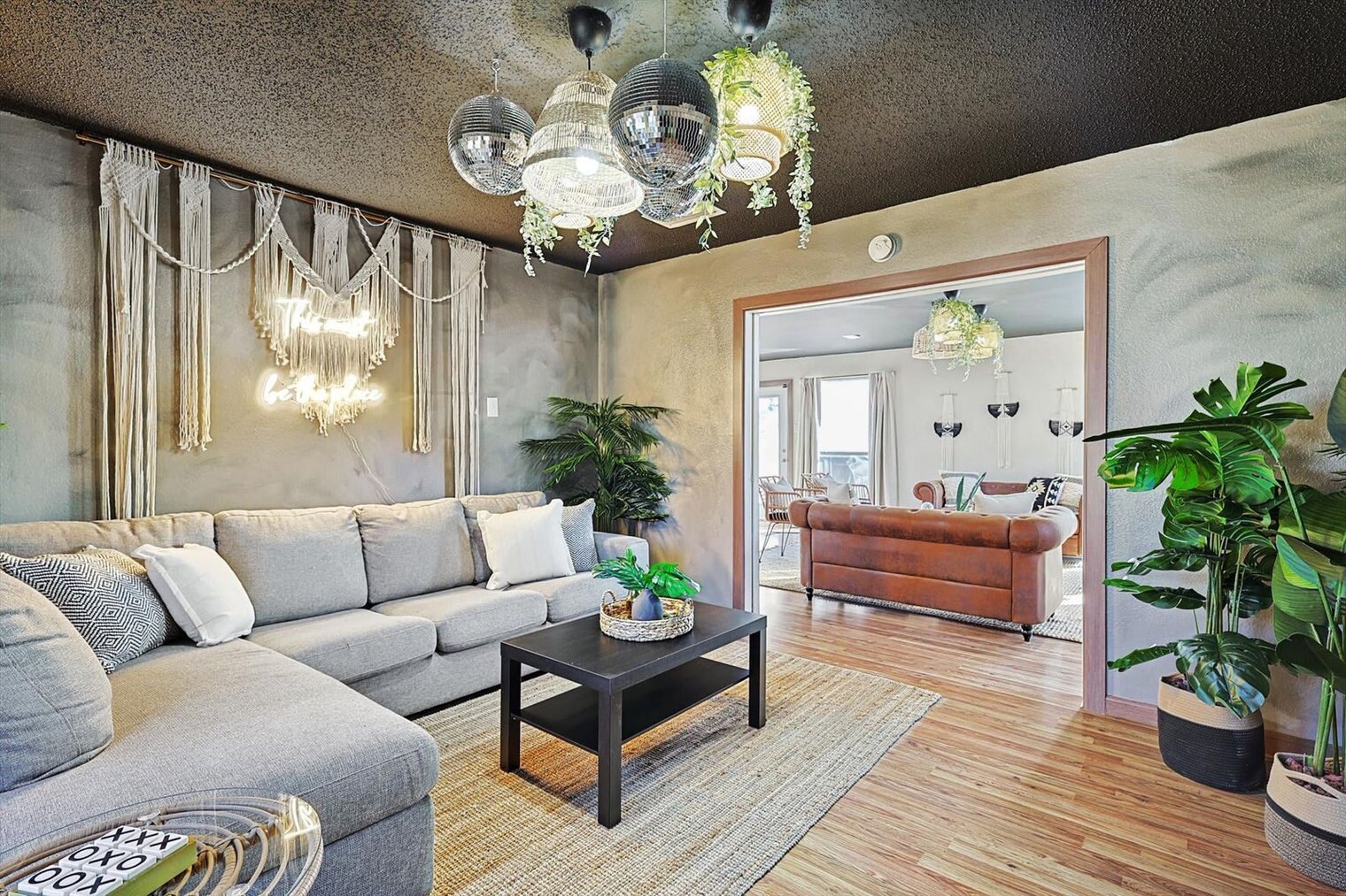 Building Photo - 708 Azalea Dr