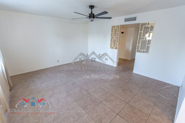 Building Photo - 5706 E Des Moines St