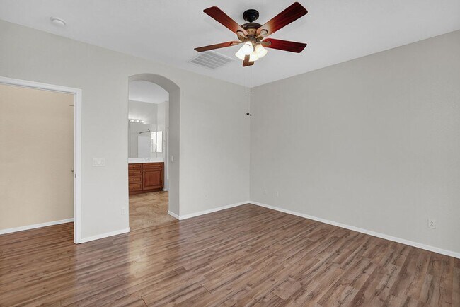 Building Photo - 18631 E Swan Dr