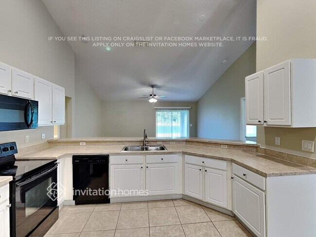 Building Photo - 245 Perfect Dr