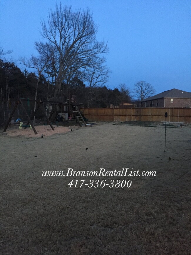 Building Photo - 3BR Home with Fenced in backyard