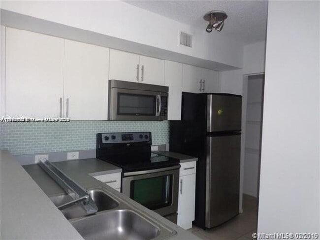 Primary Photo - 777 SW 111th Way