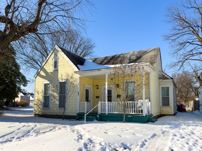 Building Photo - 337 E 15th St