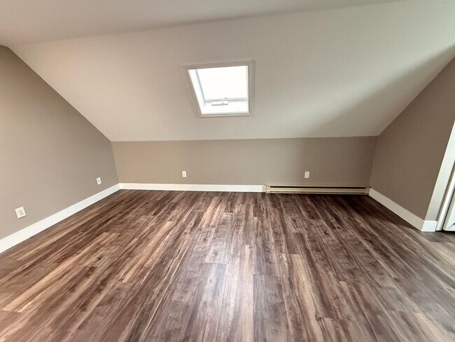 Building Photo - 70 3rd St