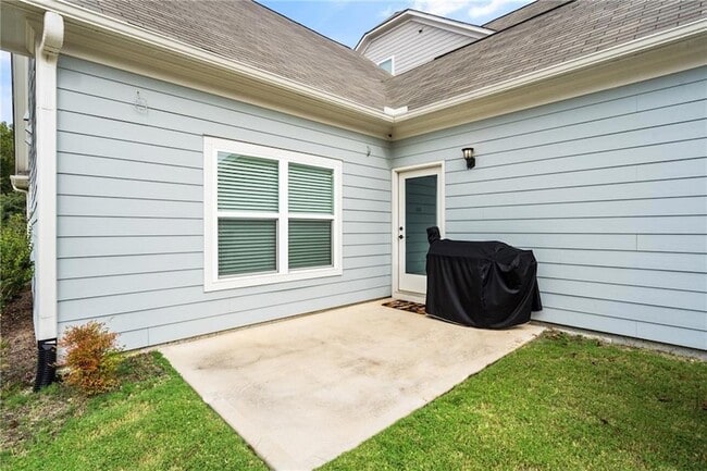 Building Photo - 2047 Drew Dr