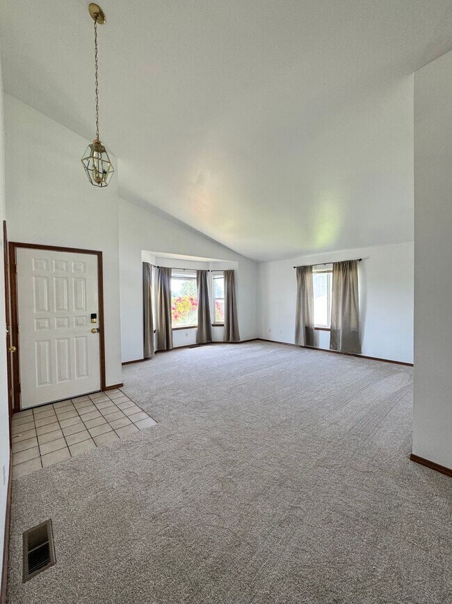 Building Photo - 4957 Pear Butte Dr
