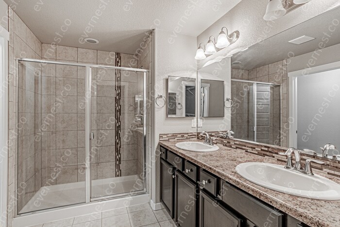 Building Photo - 2405 Falkirk Dr