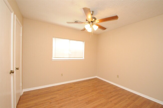 Building Photo - 16503 Canario Dr