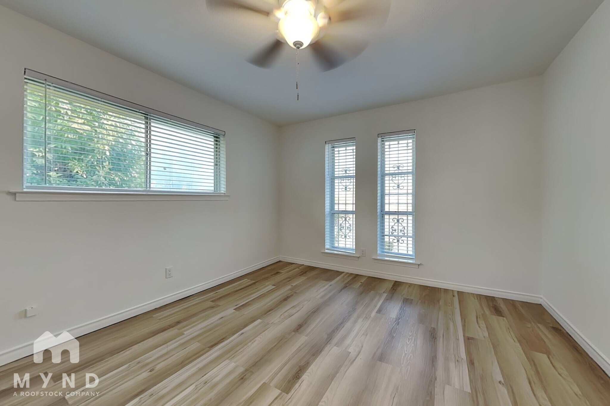 Building Photo - 810 Bradfield Dr
