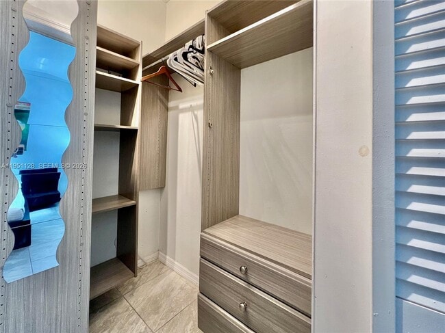 Building Photo - 2608 NW 26th St