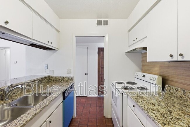 Building Photo - 13424 Blossomheath Ln
