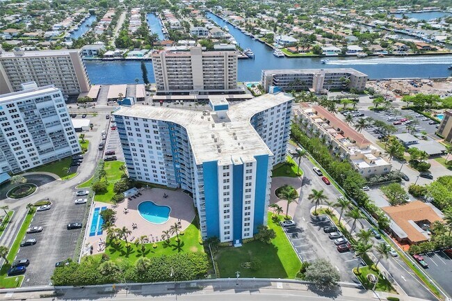 Building Photo - 301 N Ocean Blvd