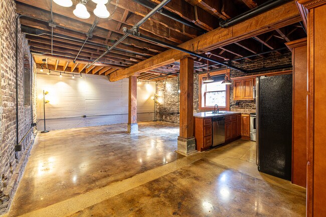 Building Photo - 126 McCammon Ave