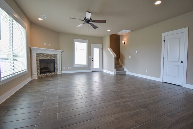 Building Photo - 644 N Malbec Rd