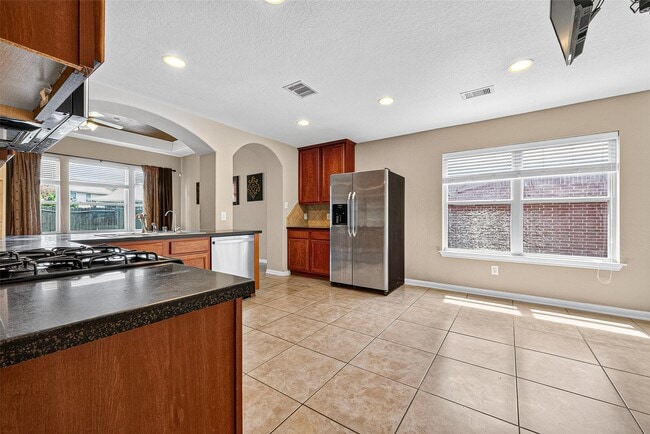 Building Photo - 26738 Henson Falls Dr