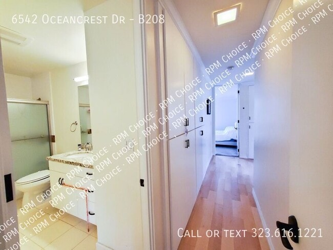 Building Photo - 6542 Ocean Crest Dr
