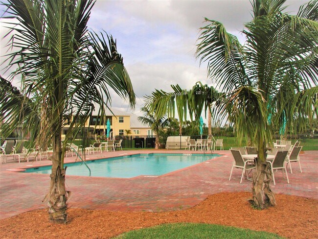 Building Photo - 1825 Bridgepointe Cir